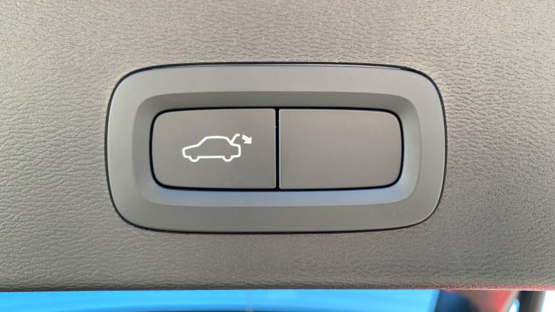 Volvo XC40 2.0 B3P Core 5dr Auto Petrol Estate